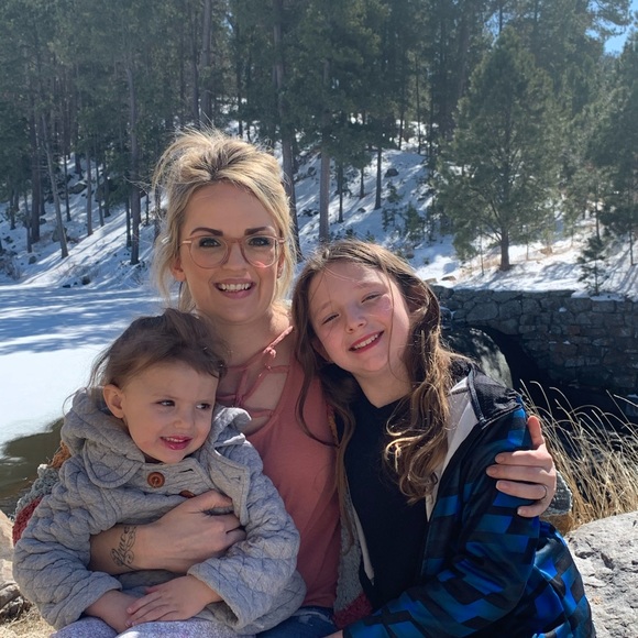 Meet your Posher, Christina - Picture 2 of 2